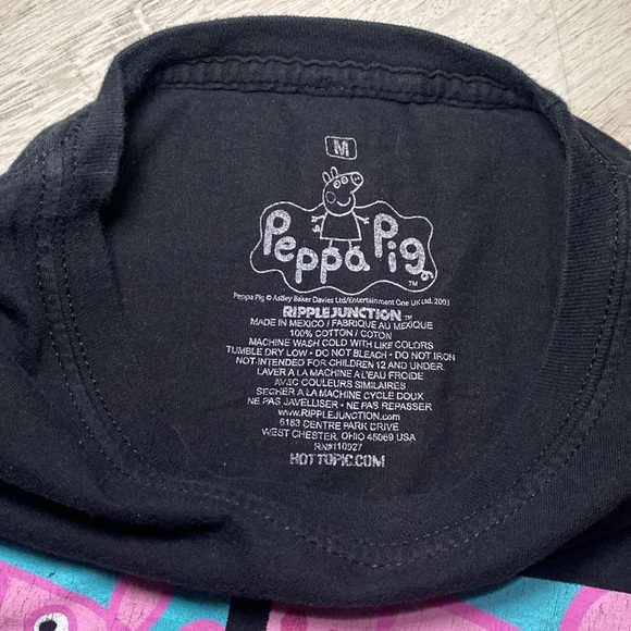 Peppa Pig Meme Hanging Up Graphic Tee - Picture 3 of 4